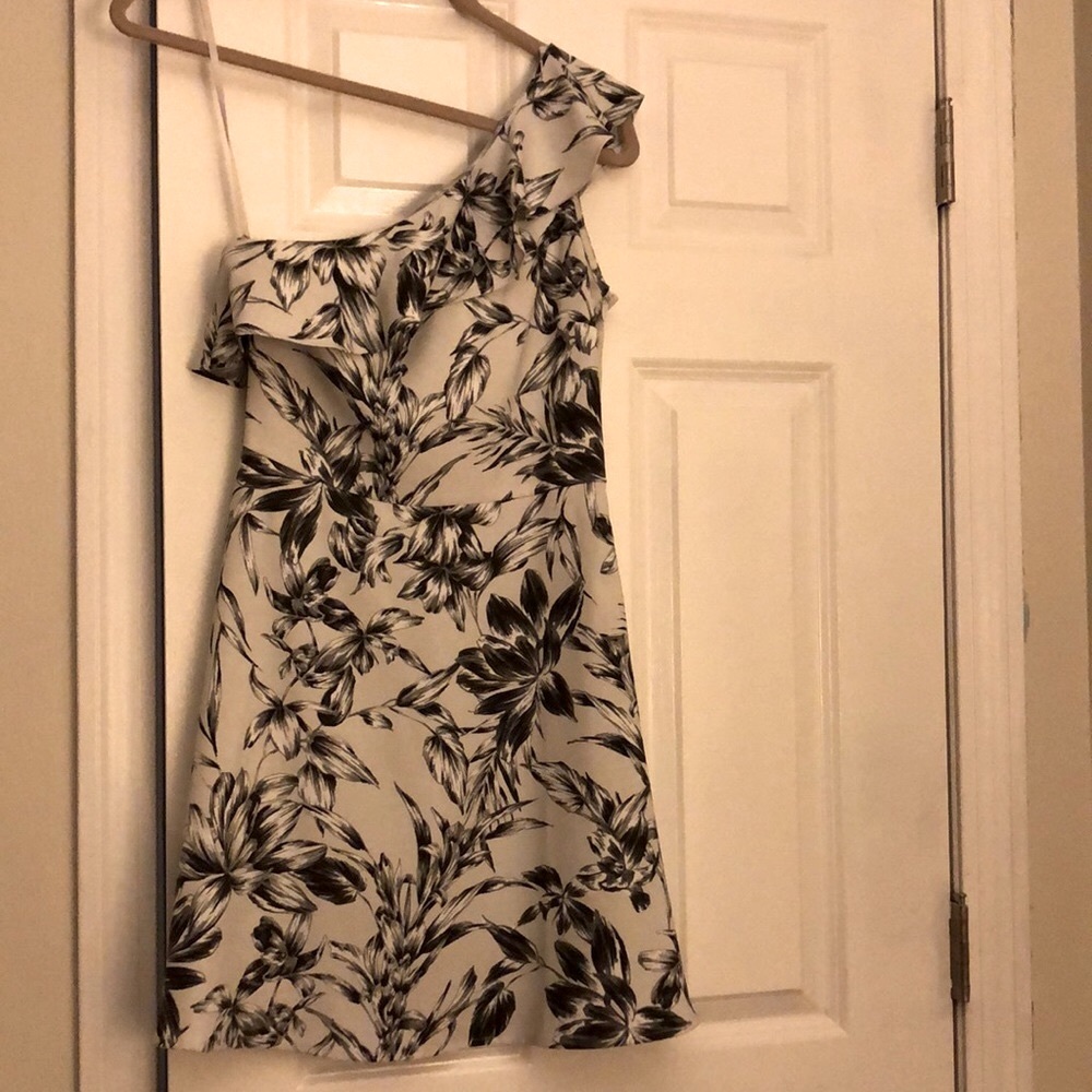 Banana Republic One shoulder summer dress